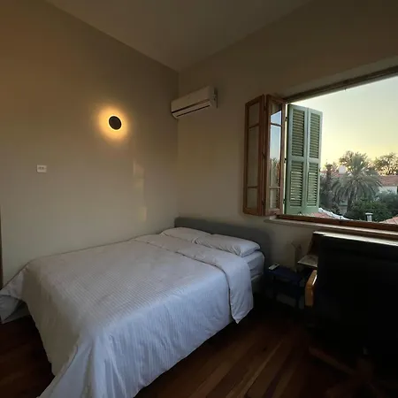 1947 Rescued Stone House Дом отдыха Никосия