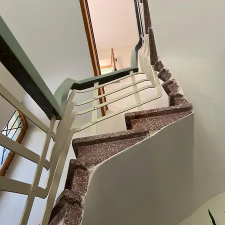 1947 Rescued Stone House Дом отдыха *