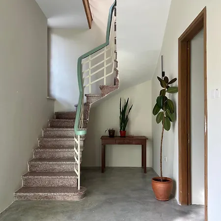 1947 Rescued Stone House Дом отдыха Никосия