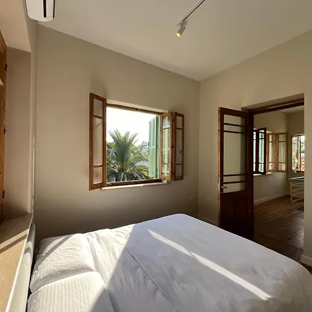 Holiday home 1947 Rescued Stone House