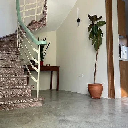 1947 Rescued Stone House Vakantiehuis Nicosia