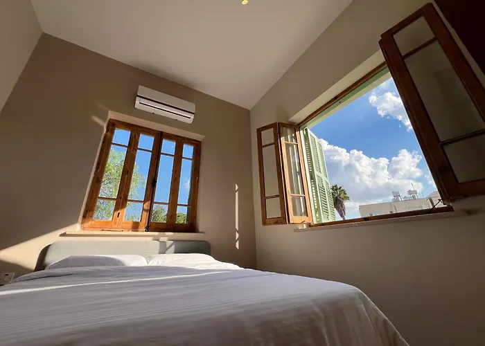 1947 Rescued Stone House Vakantiehuis Nicosia