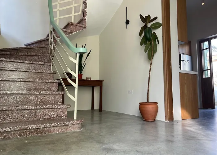 1947 Rescued Stone House Vakantiehuis Nicosia