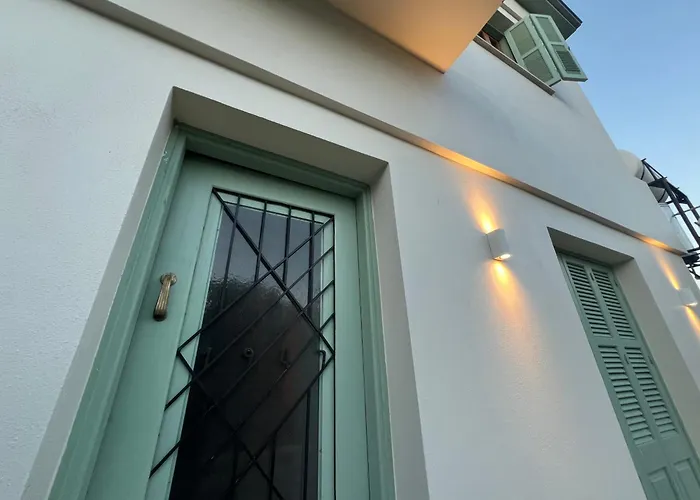 1947 Rescued Stone House Vakantiehuis